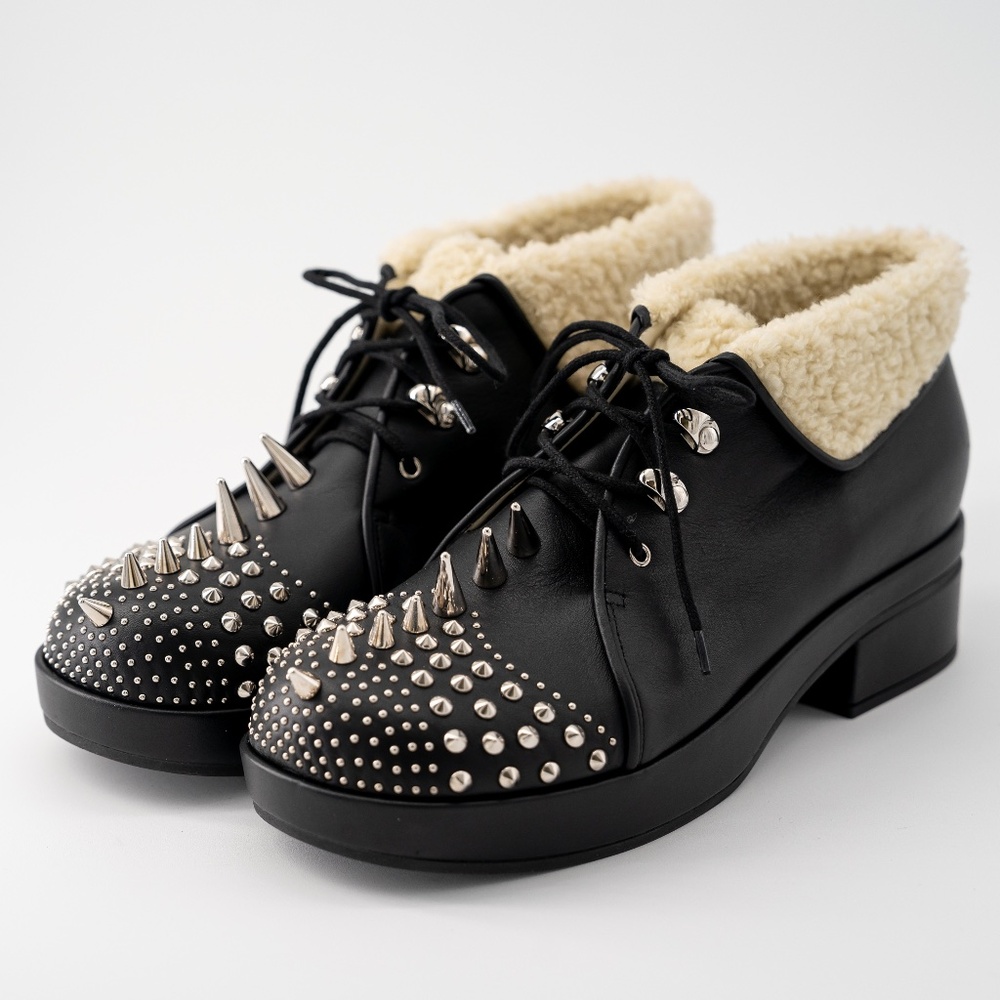 size 37.5G Gucci Studded Ankle Boots Black Leather Fur Lined Shearling Spike